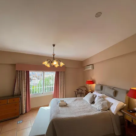 Bed & Breakfast Anna's Garden Torrevieja