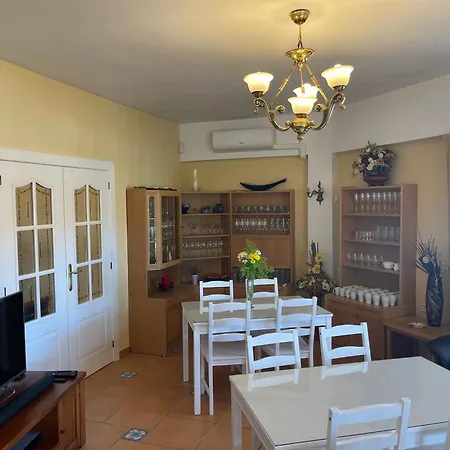 Anna's Garden Bed & Breakfast 3*